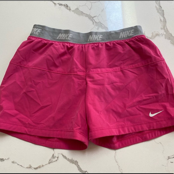 Nike Dry Fit Shorts size: M selling price: 20.00 - Picture 1 of 2
